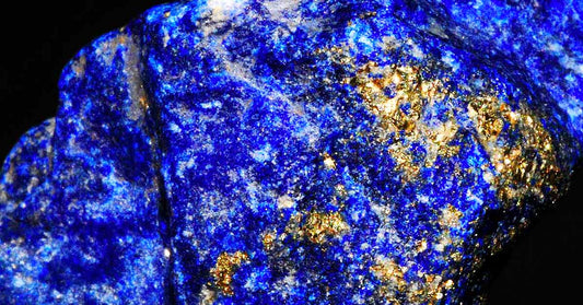 🔵 Le Lapis Lazuli : pierre de sagesse, de vérité et d’expression