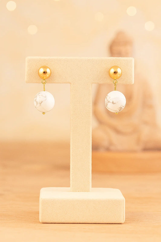 Boucles d’oreilles en Howlite Blanche – Calme & Clarté Intérieure